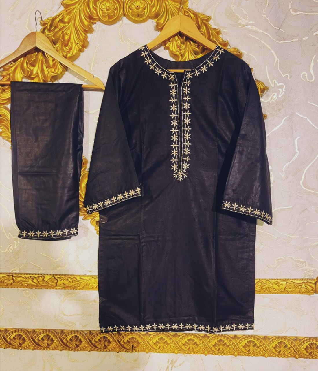 2pcs Stitched Suits 2 Pcs Elegant Women's Stitched Embroidered Linen Shirt And Trouser - black, Medium