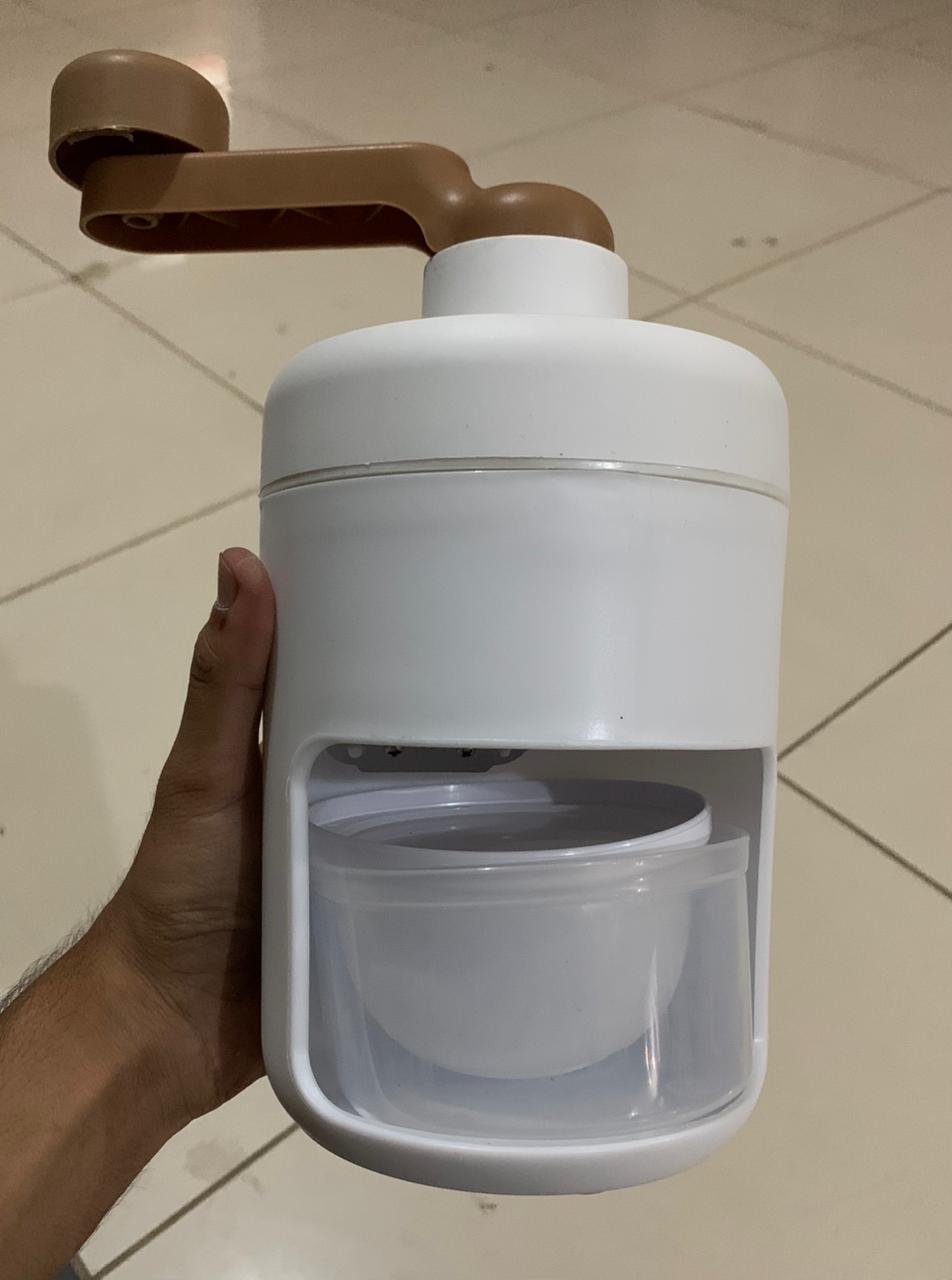 Manual Ice Shaver Crusher For Home And Kitchen Use