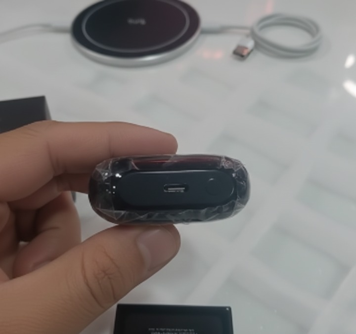 Buds Pro 3 Wireless Earbuds Providing Premium Sound Quality Advanced Noise Reduction